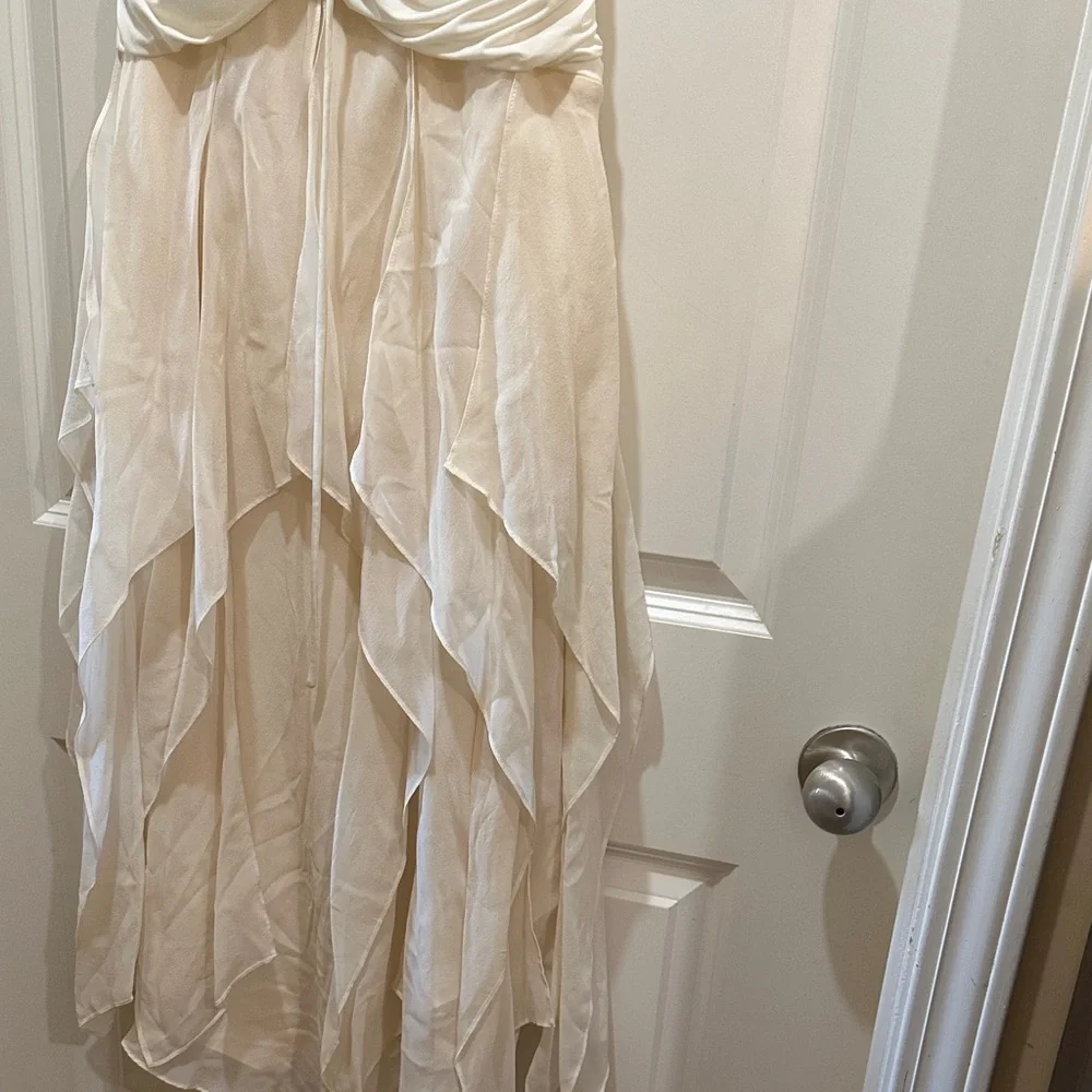 Elegant Strapless Cream Dress - Picture 3 of 3